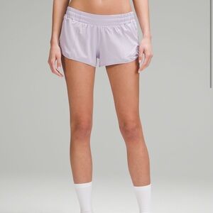 Lululemon 2.5” Hottyhot shorts in color lilac ether!
